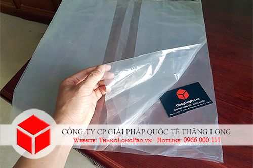 Túi nilong trắng trong tĩnh điện