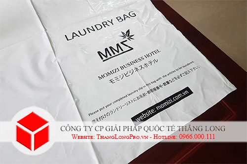 Túi nilong trắng trong phức hợp